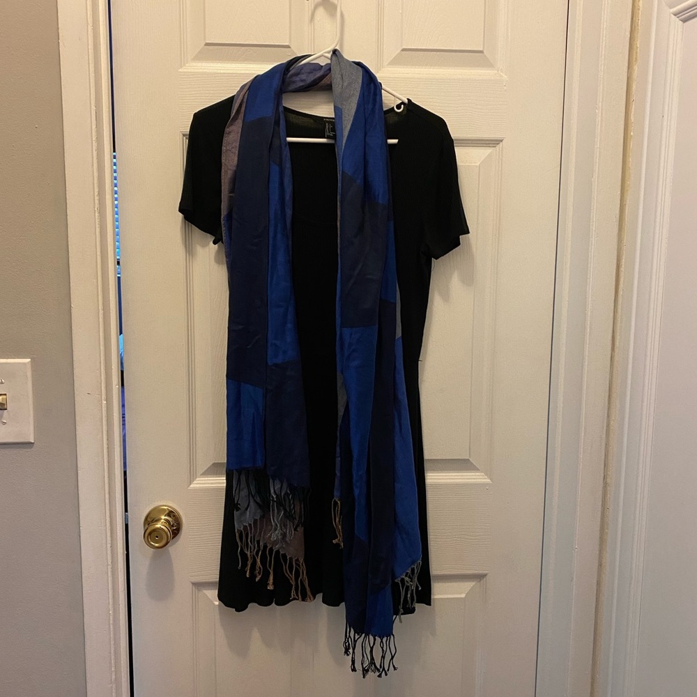 Scarf - Picture 9 of 9